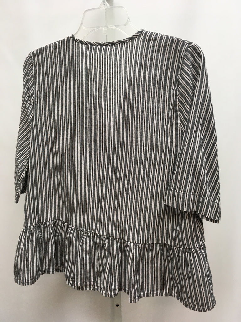Size Medium Gray Stripe 3/4 Sleeve Top