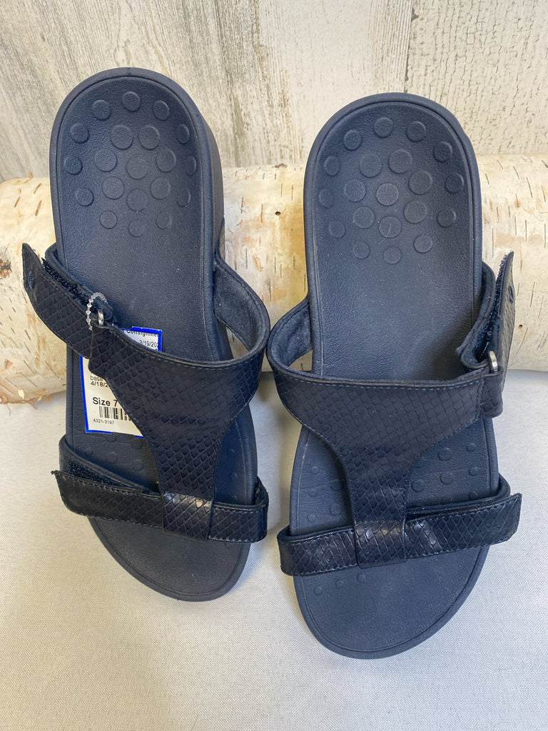 Vionic Size 7 Navy Sandals