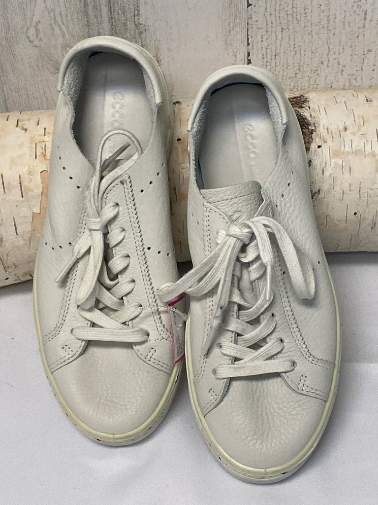 Ecco Size 38 (7.5) Cream Sneakers