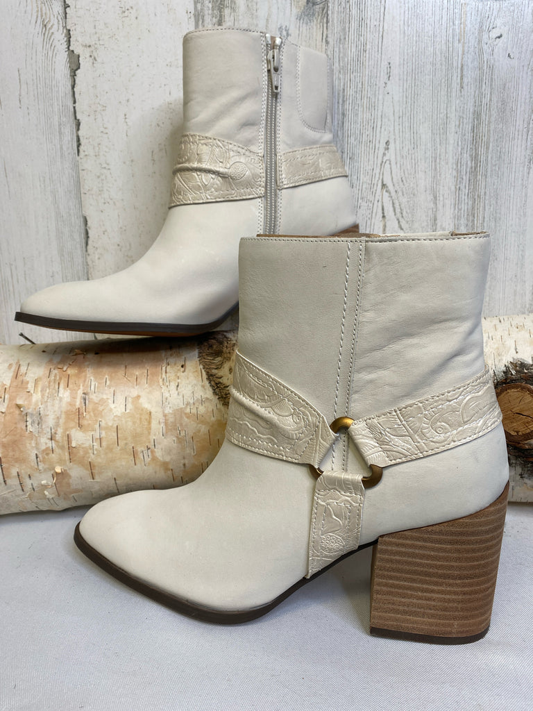 Vionic Size 8 Ivory Boots