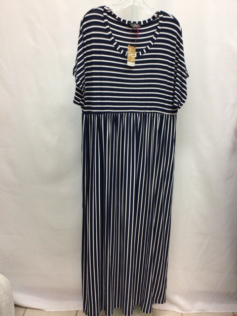 Size 3X Suzanne Betro Navy/White Maxi Dress
