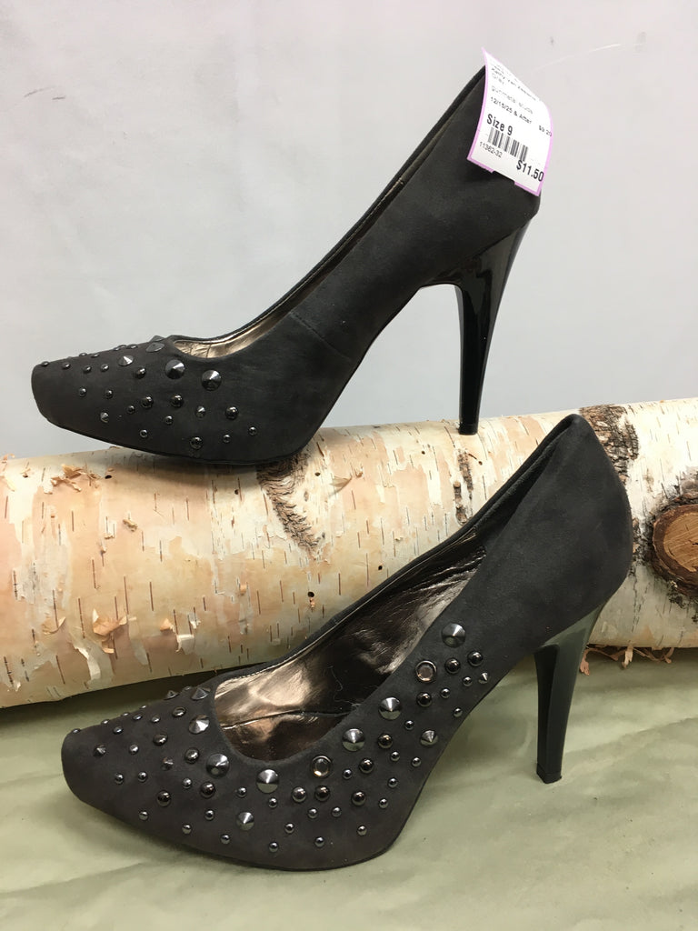 Kathy Van Zeeland Size 9 Gray Heels