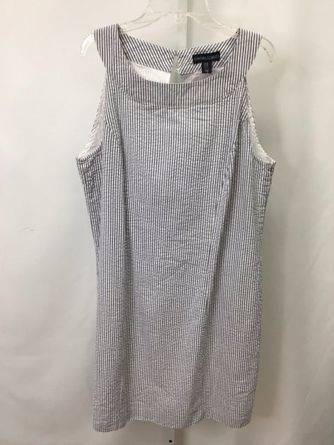 Cynthia Rowley Size 10 Gray/White Sleeveless Dress