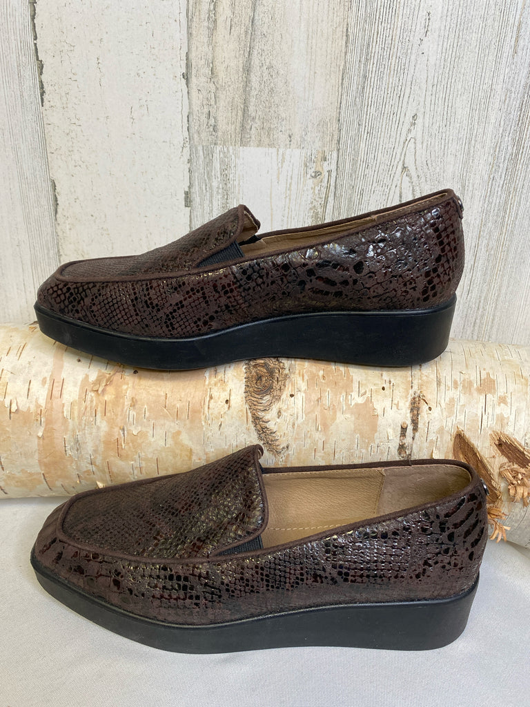 NYDJ Size 7.5 Brown Print Loafers