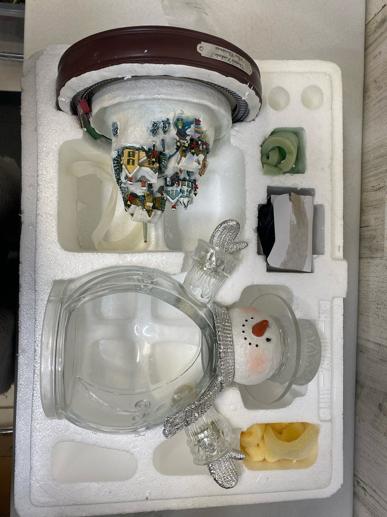 Thomas Kinkade Christmas Decor