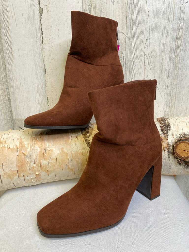 Just Fabulous Size 9 Brown Heel Boots