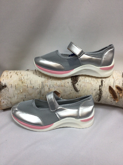 Size 42 (11.5) Silver Mary Janes