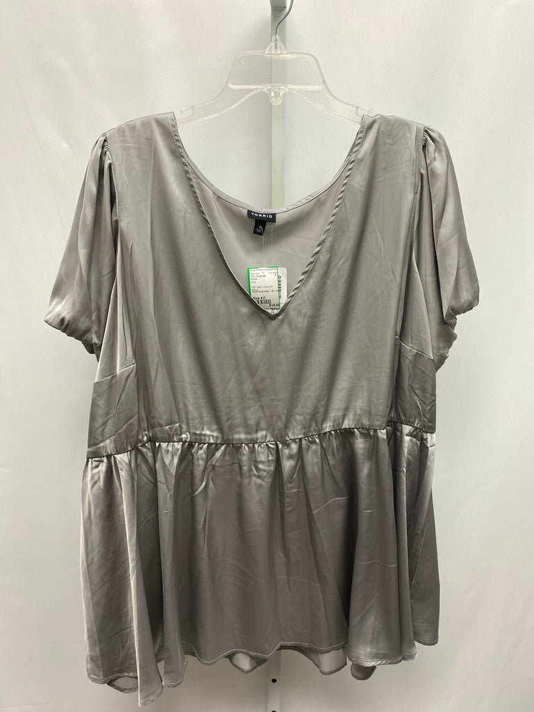 Torrid Size 4X Gray Short Sleeve Top