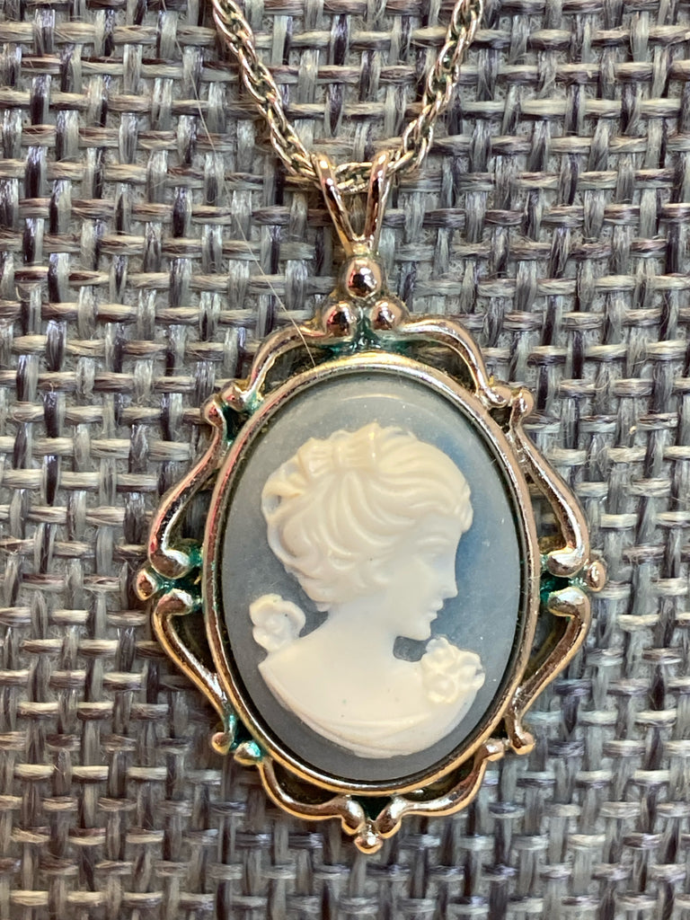 Trifari Silver/Blue Necklace