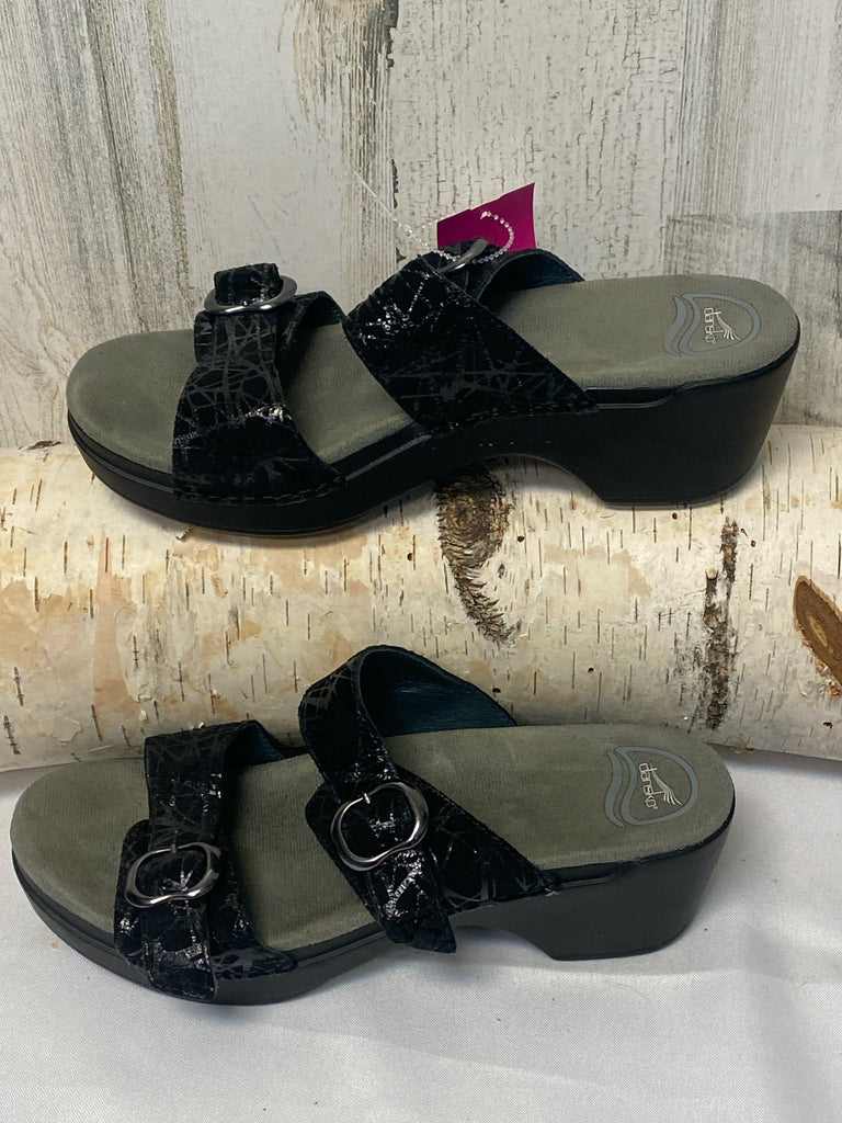 Dansko Size 40 (9/9.5) Black Sandals