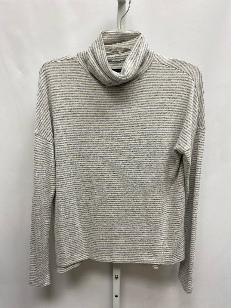 Abercrombie Size Small Gray Stripe Long Sleeve Top