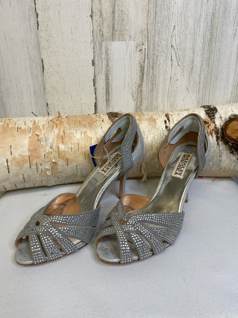 Badgley Mischka Size 7 Silver Heels