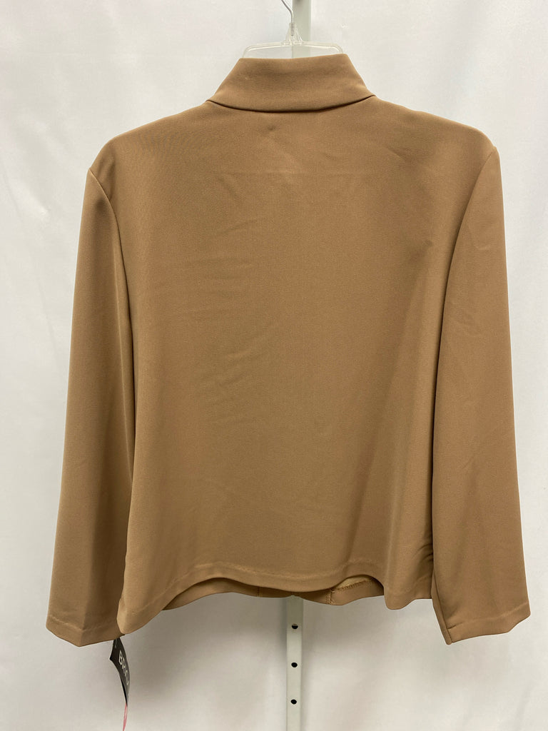 Briggs Size Medium Beige Jacket/Top