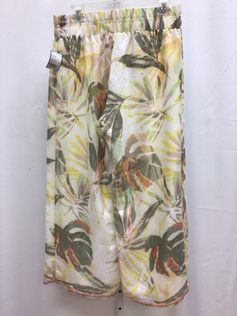 New Direction Size Medium White Floral Pants