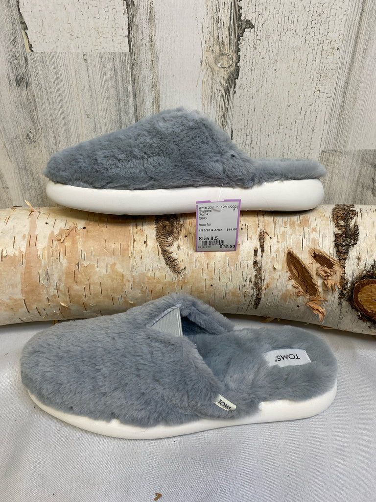 Toms Size 8.5 Gray Slippers