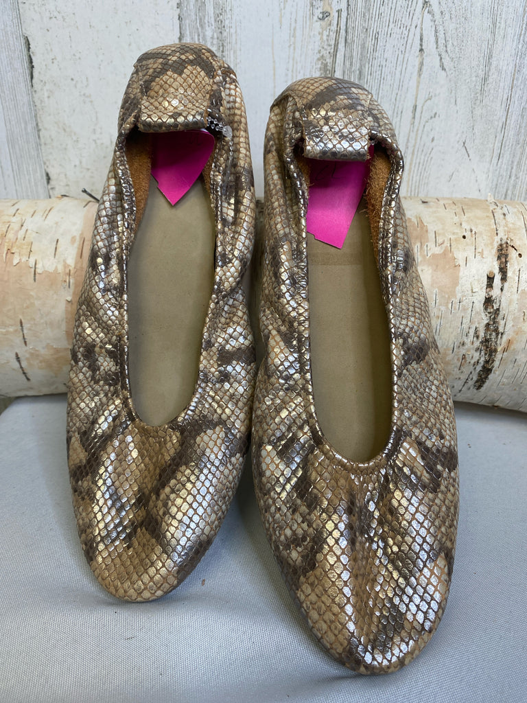 Size 41 (10/10.5) Animal Print Flats