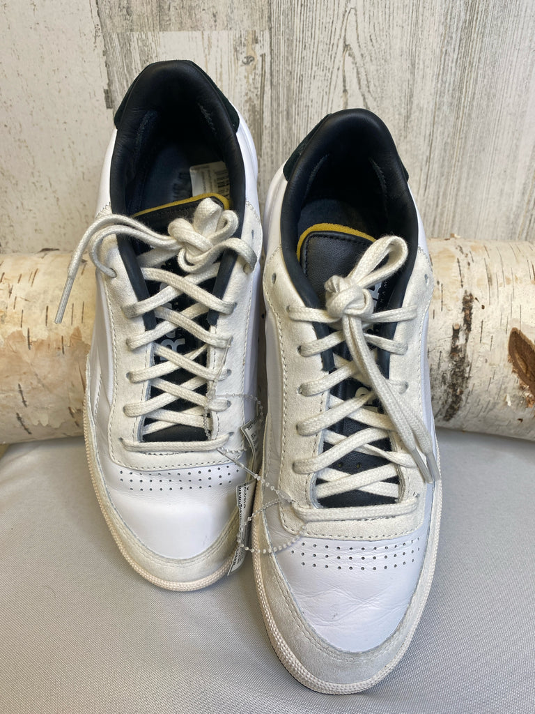 Reebok Size 5 White/Black Sneakers