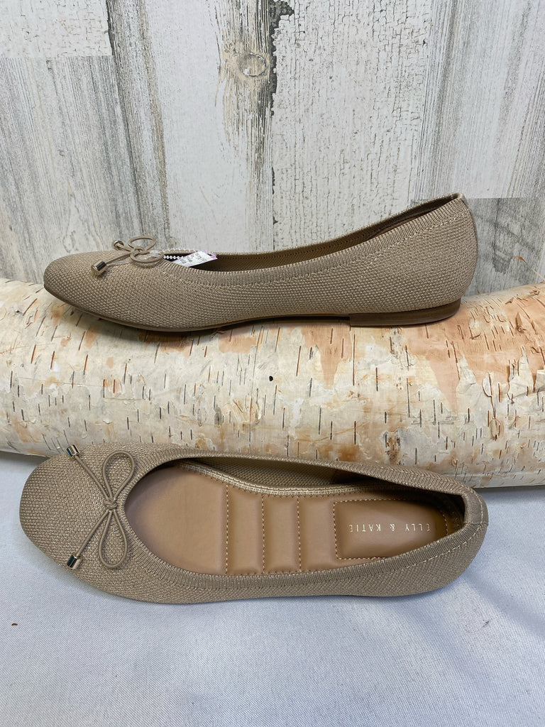 kelly & katie Size 9 Tan/Gold Flats