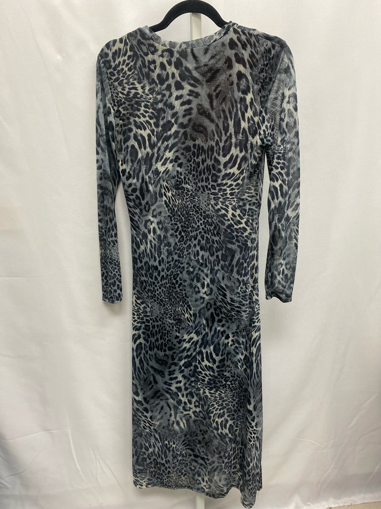 Size Medium Gray Animal Long Sleeve Dress