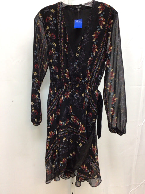 Size Small Guess Black Floral Long Sleeve Dress