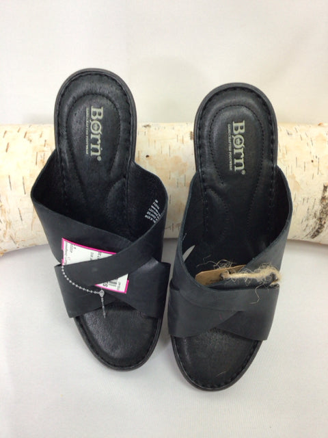 Born Size 9 Black Sandals
