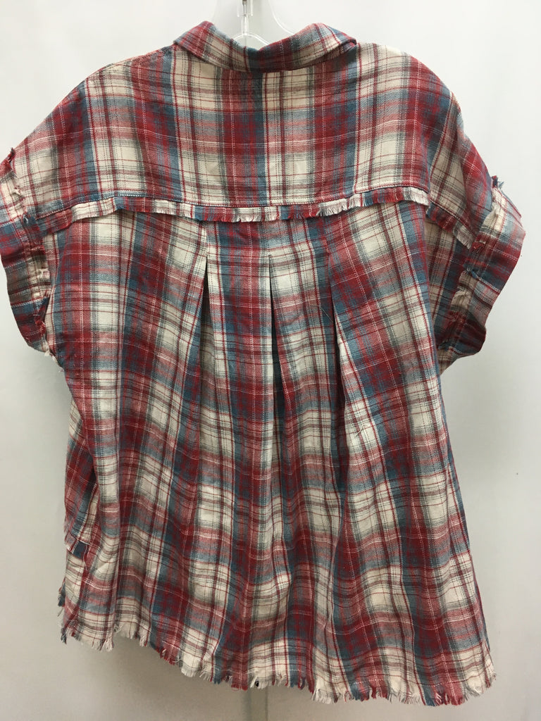 easel Size Large Red Plaid Short Sleeve Top