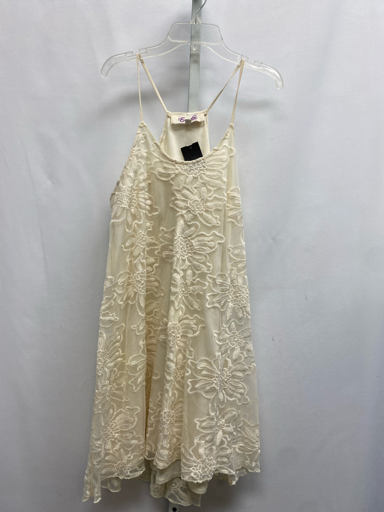Emmelee Size Medium Cream Dress