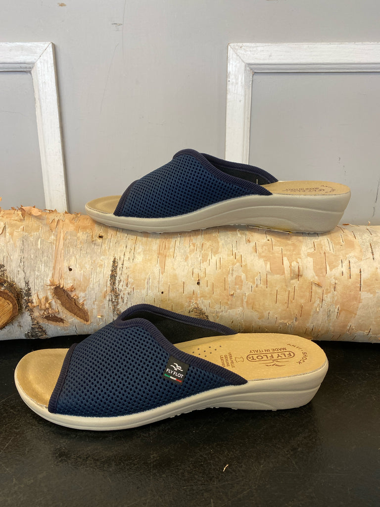 Fly Flot Size 8.5 Navy/Tan Slip-ons