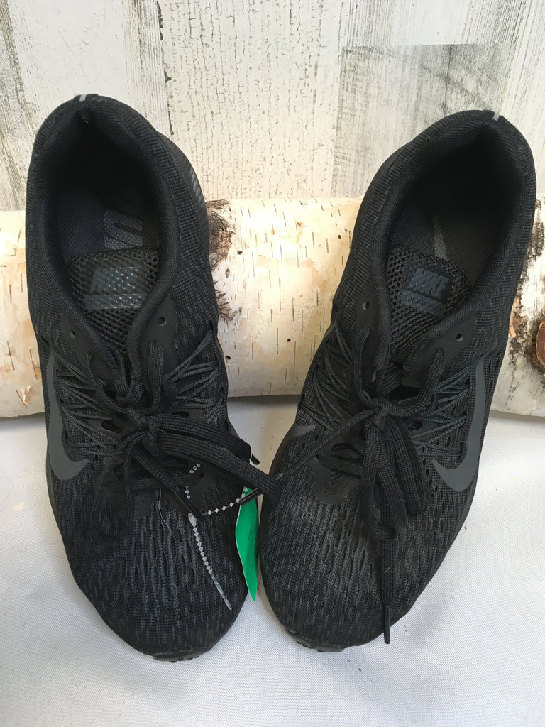 Nike Size 7.5 Black Athletic Shoes