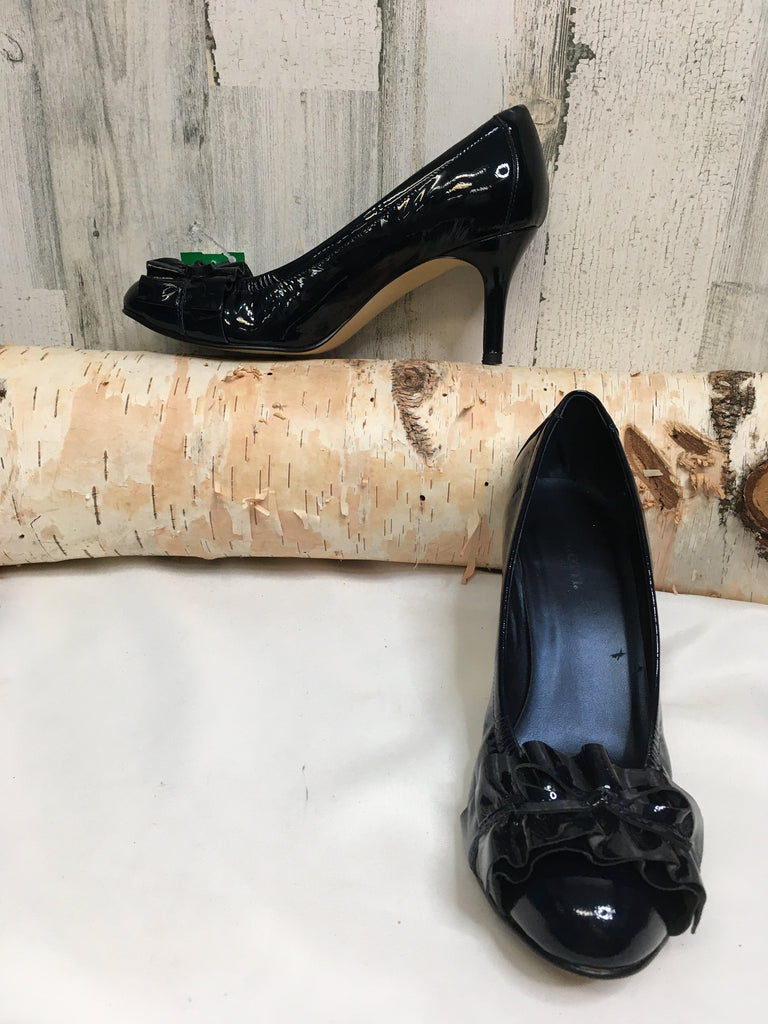 Size 9.5 Navy Heels