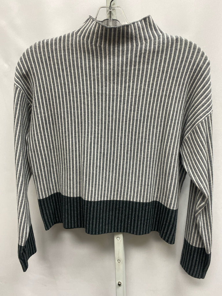 Tahari Size Medium Gray Stripe Long Sleeve Sweater