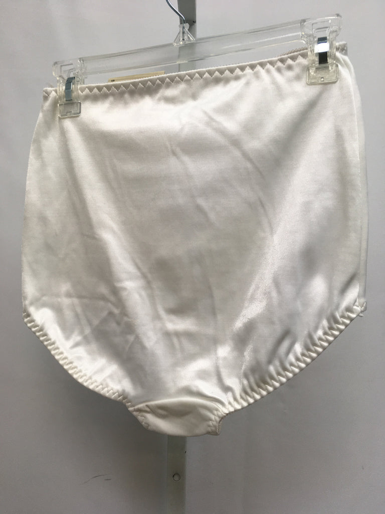Size 10 Avenue White Panties