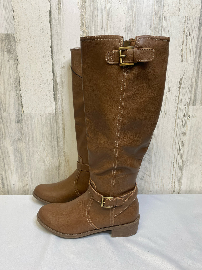 St. John's Bay Size 8.5 Tan Boot Boots