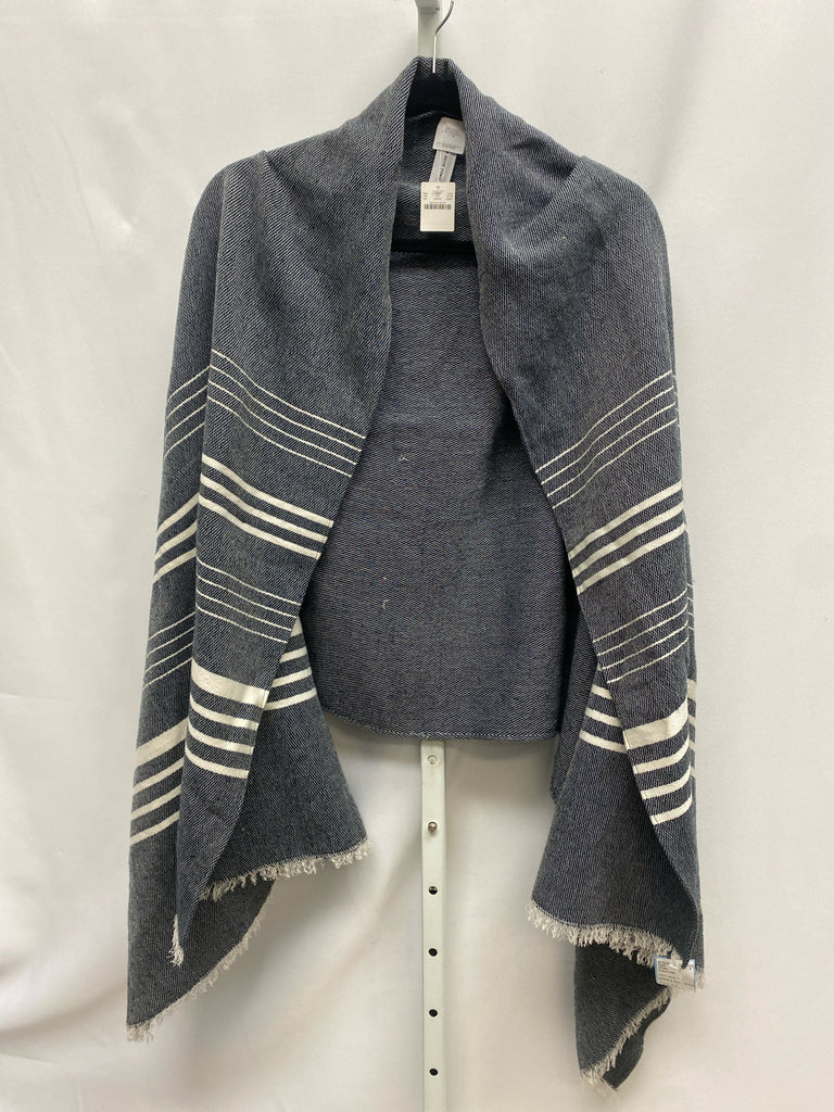 JCrew Size OS Gray/Cream Cape