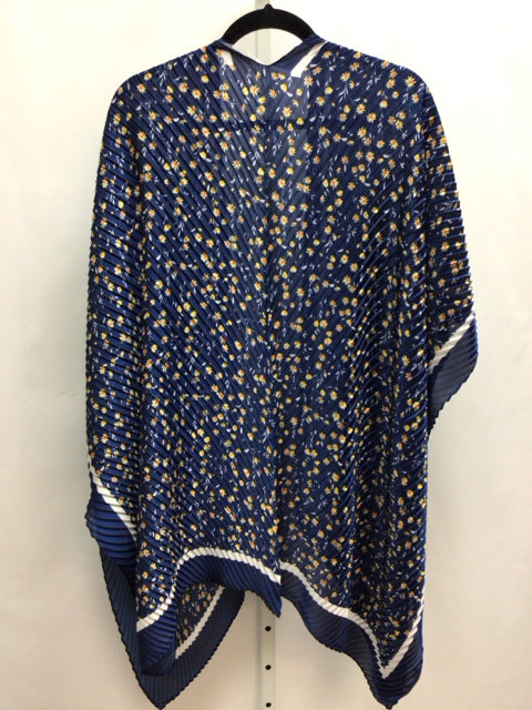 Size One Size Navy Floral Poncho