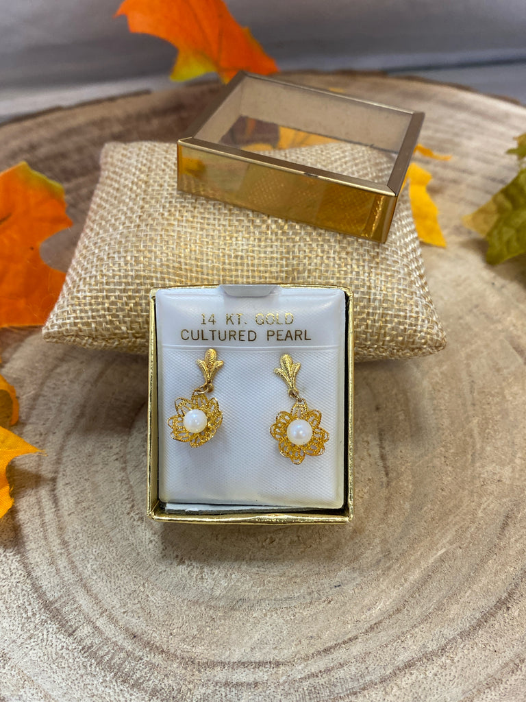 14kt gold earrings