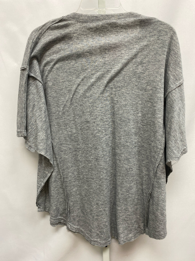 easel Size 1X Gray Heather Short Sleeve Top