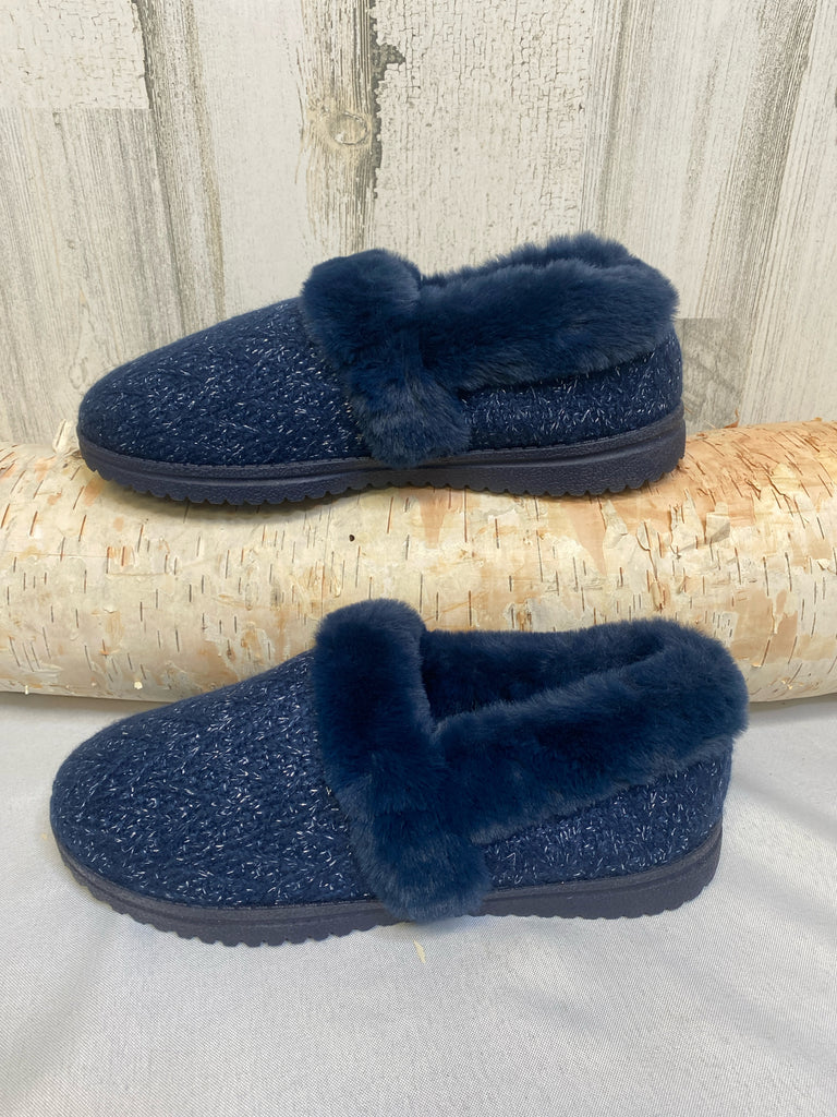 Skechers Size 8.5 Navy Slippers