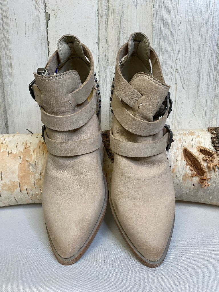 Dolce Vita Size 8 Tan Booties