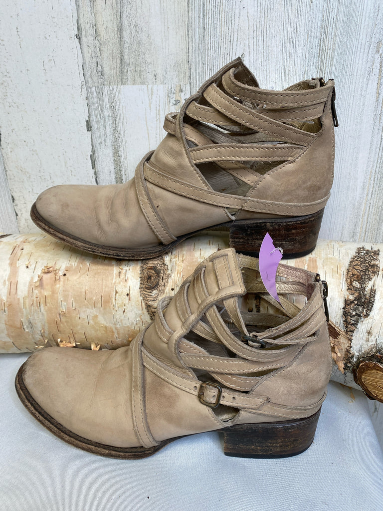 freebird Size 9 Taupe Booties