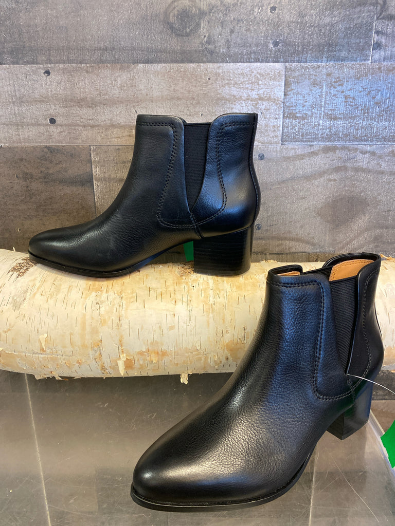 Johnston&Murphy Size 7 Black Booties