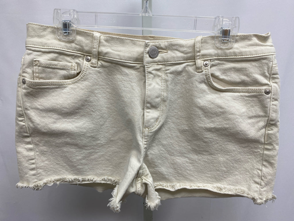 LOFT Size 6 Cream Shorts