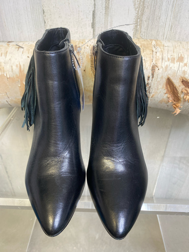 Marc Fisher Size 6 Black Booties