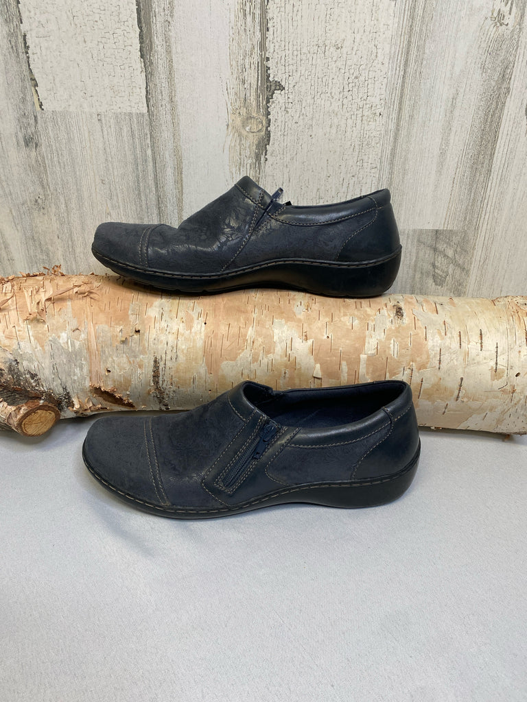 Clarks Size 10 Gray Slip-ons