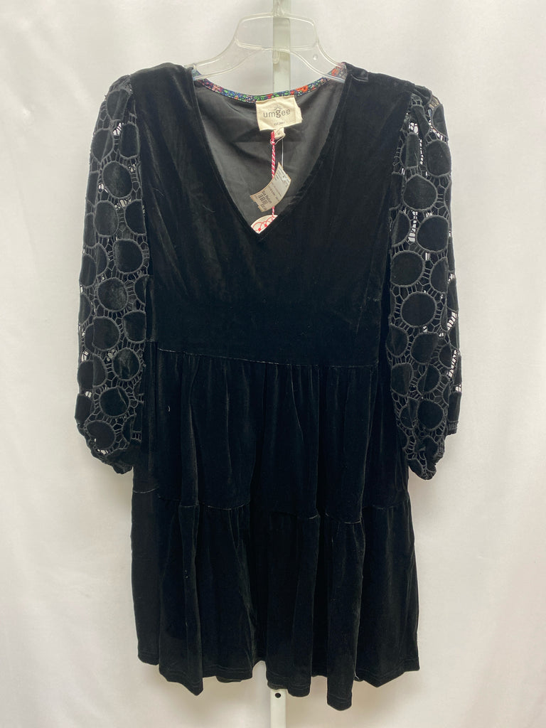 Size Medium umgee Black 3/4 Sleeve Dress