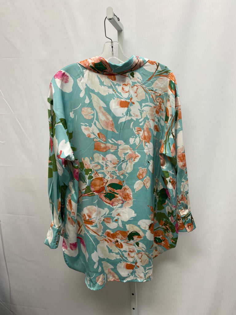 entro Size Medium Blue Floral Long Sleeve Top