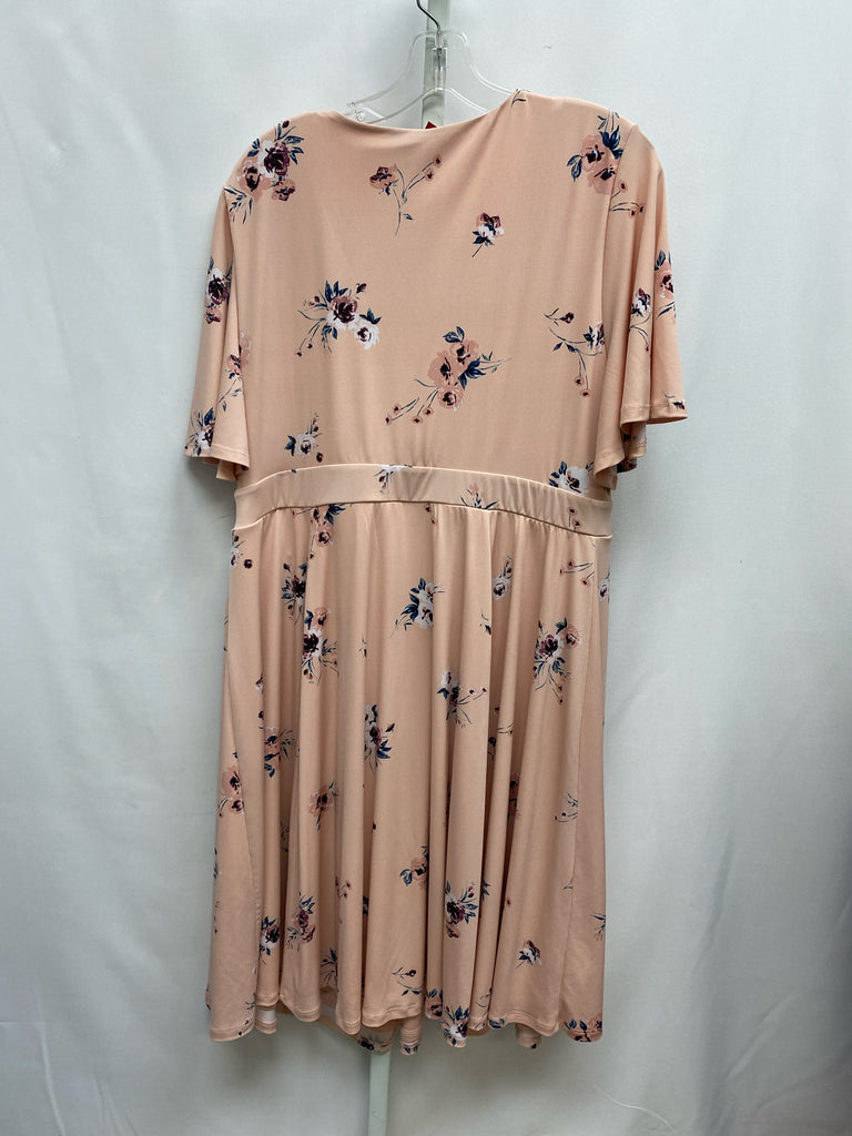 Size 1X Torrid Peach Floral Short Sleeve Dress