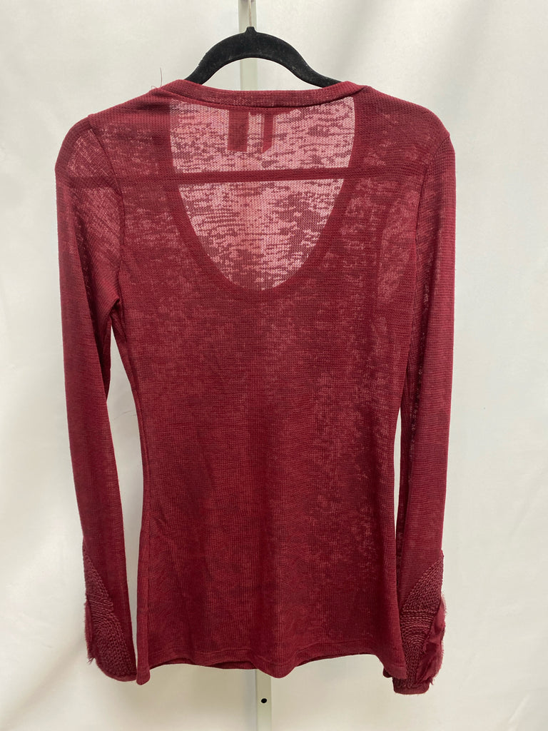 BKE Size Medium Red Long Sleeve Top