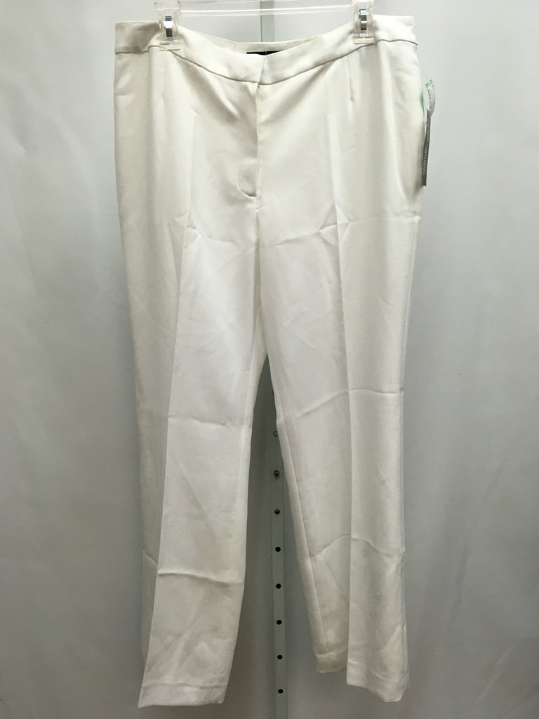 Le Suit Size 12P White Pants