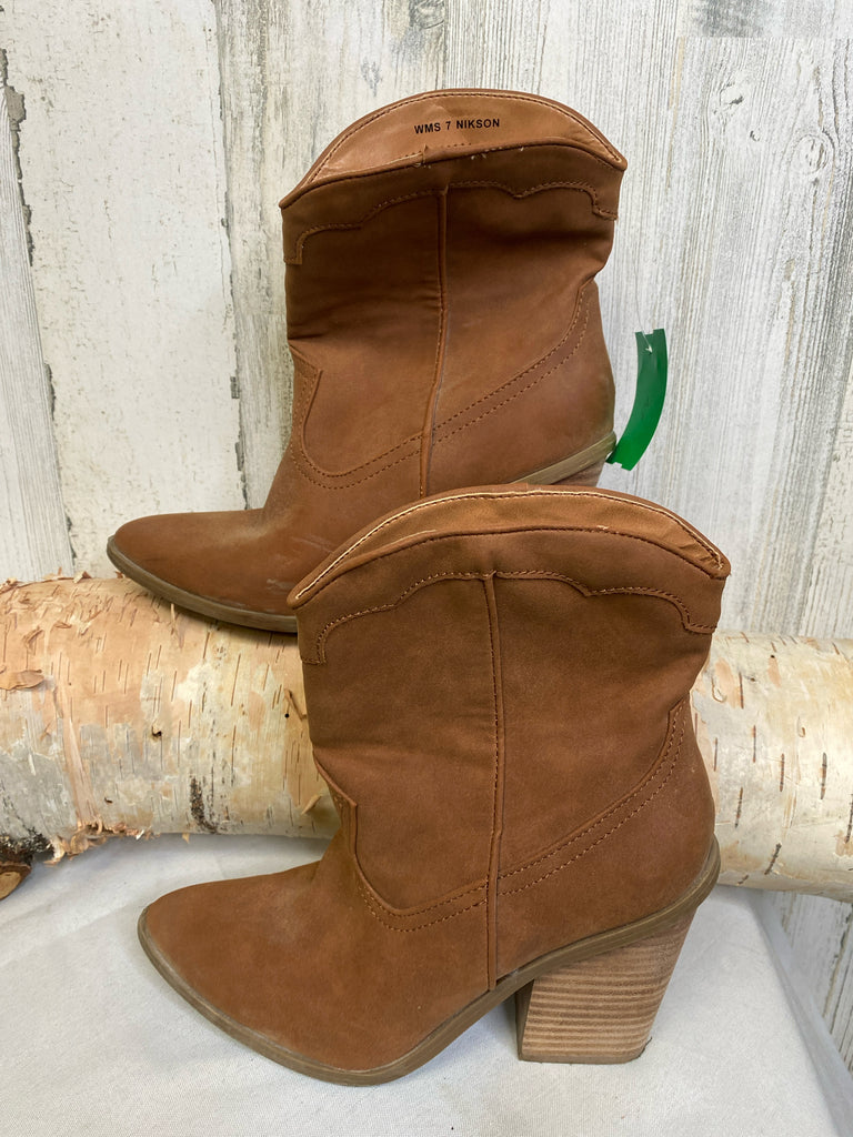 Dolce Vita Size 7 Tan Boots